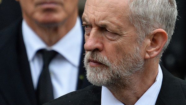 British opposition Labour party leader Jeremy Corbyn (R) and former British Prime Minister Tony Blair attend the Remembrance Sunday ceremony at the Cenotaph on Whitehall, London, on November 8, 2015. - Sputnik International