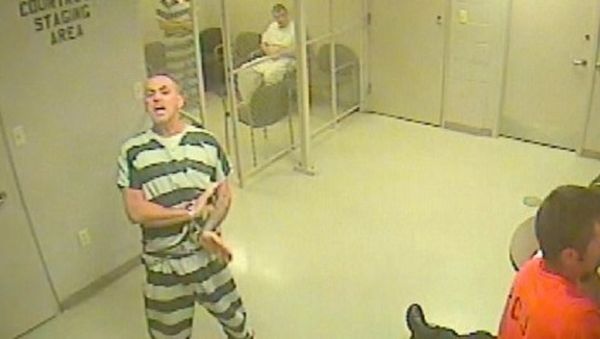 Texas Prisoners Break Free... to Help Jailer?! - Sputnik International