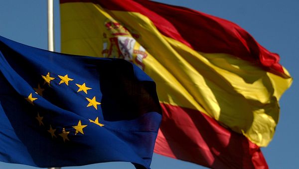 The Spanish flag and the European flag The Spanish flag and the European flag - Sputnik International