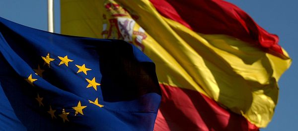 The Spanish flag and the European flag The Spanish flag and the European flag - Sputnik International