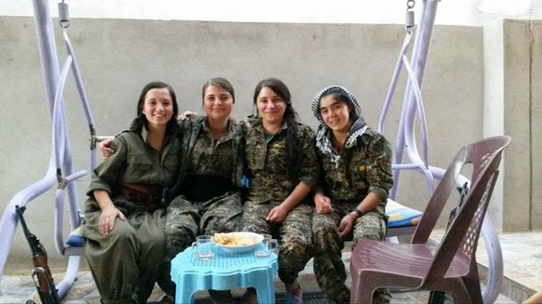 Yazidi female fighters Yazidi female fighters - Sputnik International