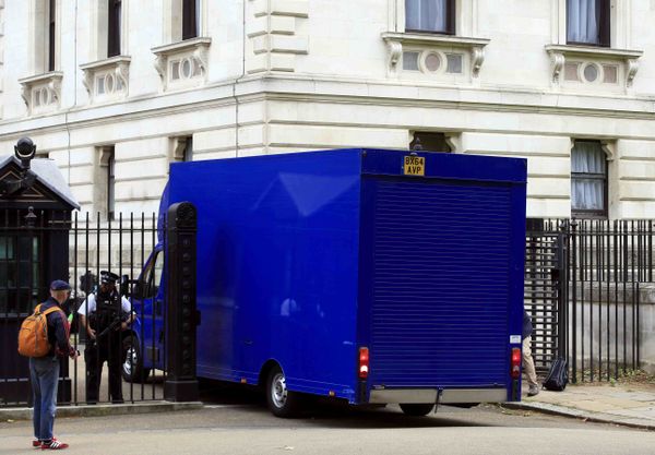 A furniture removal lorry is seen parked at the rear of number 10 Downing Street, in central London, Britain July 12, 2016 A furniture removal lorry is seen parked at the rear of number 10 Downing Street, in central London, Britain July 12, 2016 - Sputnik International