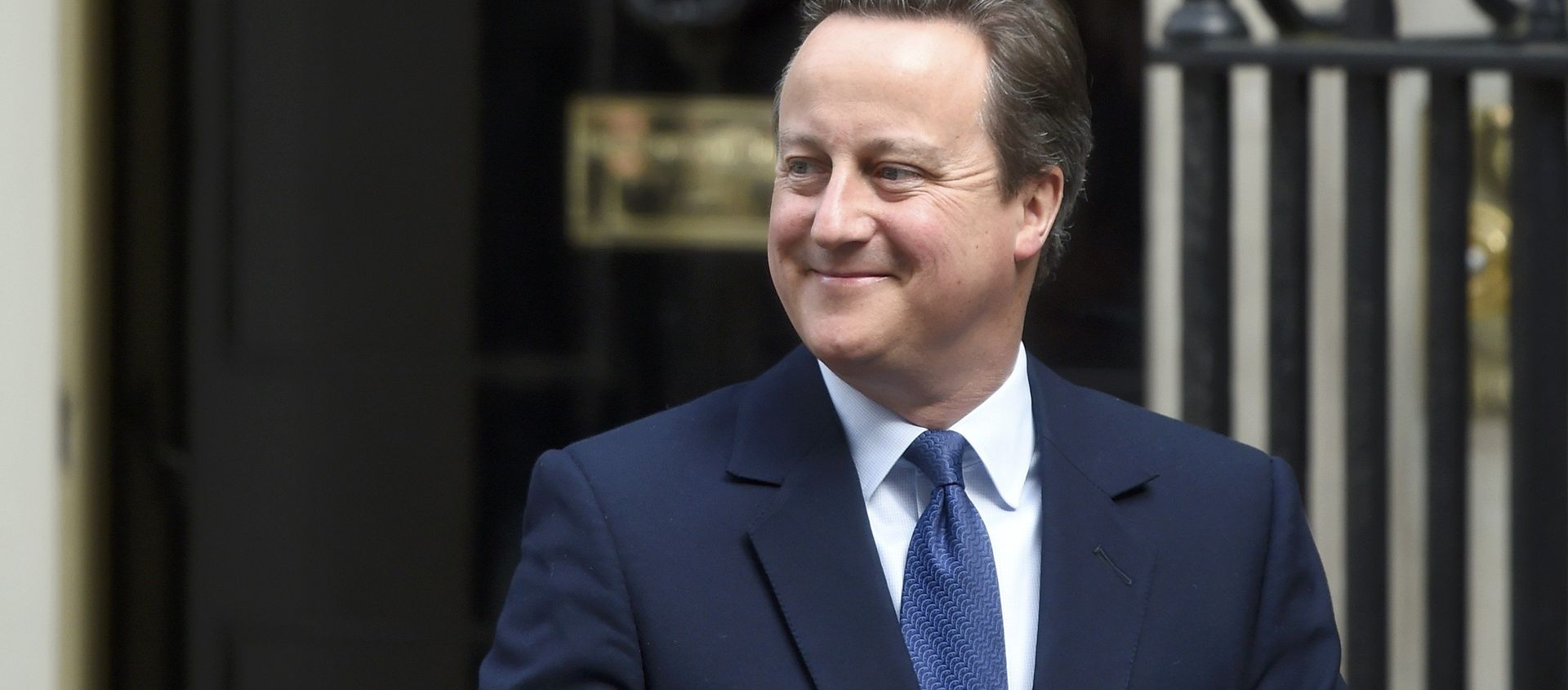 Britain's Prime Minister, David Cameron, leaves number 10 Downing Street for his last Prime Minister's Questions in the House of Commons, on his last day in office as Prime Minister, in central London, Britain July 13, 2016. - Sputnik International, 1920, 14.07.2016