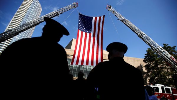 Police officers attend a memorial service following the multiple police shootings in Dallas. - Sputnik International
