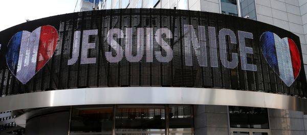 An electronic board displays Je suis Nice in honor of the victims of the Bastille Day truck attack in Nice, outside the European Parliament in Brussels, Belgium, July 15, 2016 An electronic board displays Je suis Nice in honor of the victims of the Bastille Day truck attack in Nice, outside the European Parliament in Brussels, Belgium, July 15, 2016 - Sputnik International