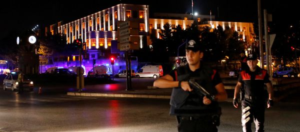 Police officers stand guard near the Turkish military headquarters in Ankara, Turkey. - Sputnik International