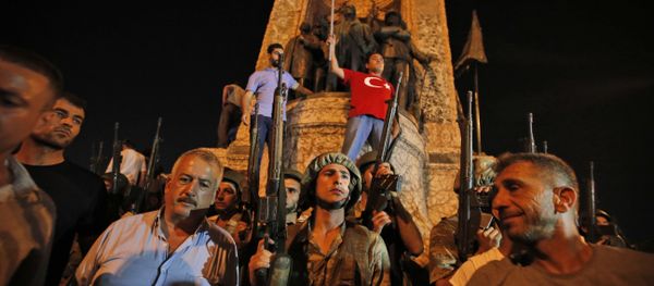 Turkey Coup With T Shirt Turkey Coup With T Shirt - Sputnik International