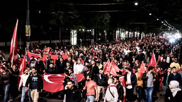 Erdogan-supporters demonstrate in Vienna, Austria, on July 16, 2016 Erdogan-supporters demonstrate in Vienna, Austria, on July 16, 2016 - Sputnik International