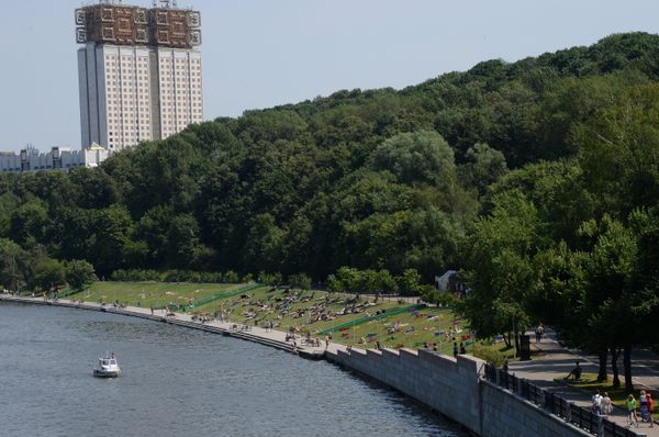 Bikini Season Opens as Summer Heat Hits Moscow Bikini Season Opens as Summer Heat Hits Moscow - Sputnik International