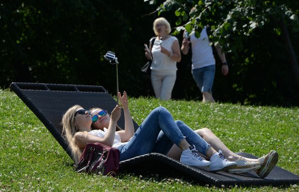 Bikini Season Opens as Summer Heat Hits Moscow Bikini Season Opens as Summer Heat Hits Moscow - Sputnik International