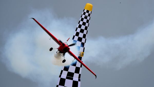 Planes Fly Low and Extremely Fast at Budapest Air Race - Sputnik International