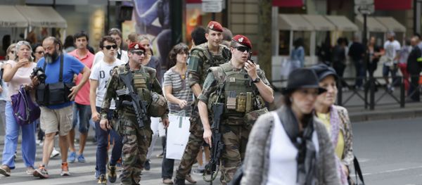 French soldiers anti-terror security forces operation Sentinelle patrol near the Galeries Lafayette in Paris on July 15, 2016, a day after the attack in Nice. French soldiers anti-terror security forces operation Sentinelle patrol near the Galeries Lafayette in Paris on July 15, 2016, a day after the attack in Nice. - Sputnik International