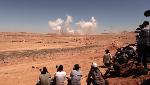 Journalists cover a combined air and ground exercise during  military maneuvers (File) - Sputnik International