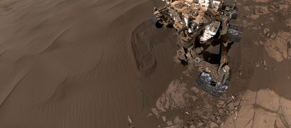 Self-portrait of NASA's Curiosity Mars rover vehicle Self-portrait of NASA's Curiosity Mars rover vehicle - Sputnik International