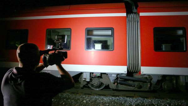 Cameraman films trains on which a man attacked passengers in Germany Cameraman films trains on which a man attacked passengers in Germany - Sputnik International