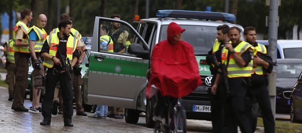Police secure a street near to the scene of a shooting in Munich, Germany July 22, 2016 - Sputnik International