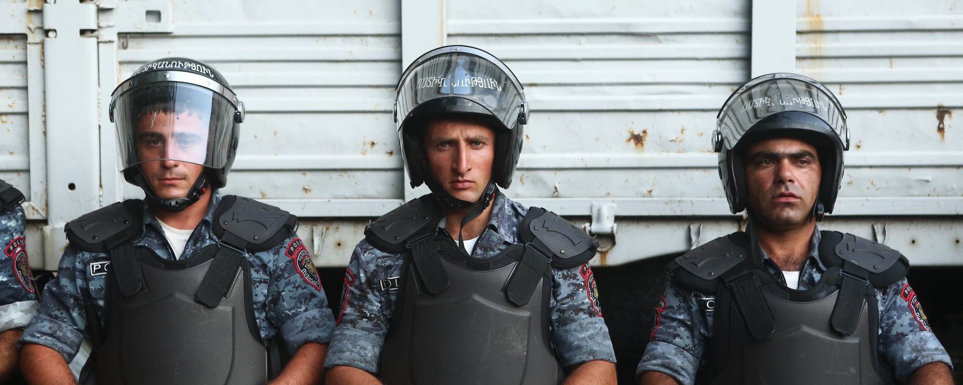 Developments around seized police building in Yerevan Developments around seized police building in Yerevan - Sputnik International, 1920, 17.09.2022