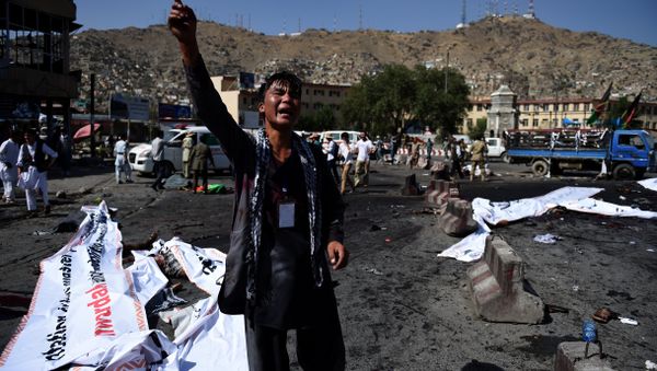 An Afghan protester screams near the scene of a suicide attack that targeted crowds of minority Shiite Hazaras during a demonstration at the Deh Mazang Circle in Kabul on July 23, 2016. An Afghan protester screams near the scene of a suicide attack that targeted crowds of minority Shiite Hazaras during a demonstration at the Deh Mazang Circle in Kabul on July 23, 2016. - Sputnik International