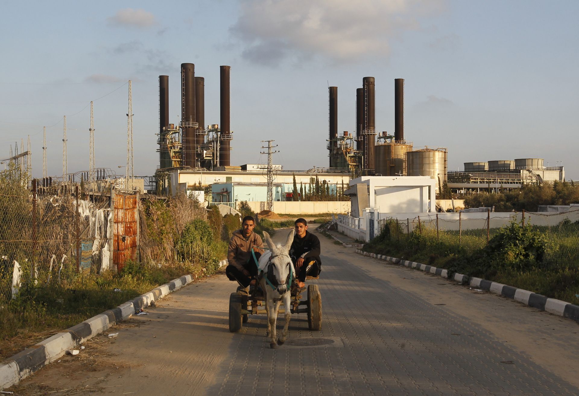Hamas Threatens to Resume Bombardment Unless Israel Releases Held Up Qatari Aid, Paper Claims - Sputnik International, 1920, 04.06.2021