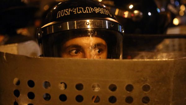 Developments around seized police building in Yerevan Developments around seized police building in Yerevan - Sputnik International