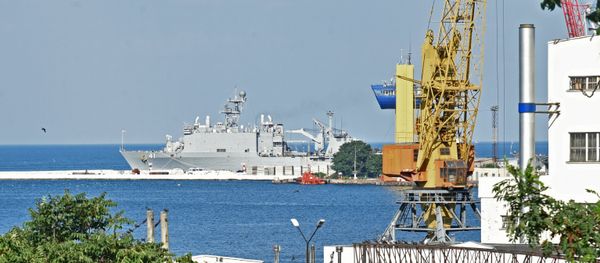 The USS Whidbey Island dock landing ship which arrived for the Sea Breeze 2016 exercise is seen here in Odessa port. - Sputnik International