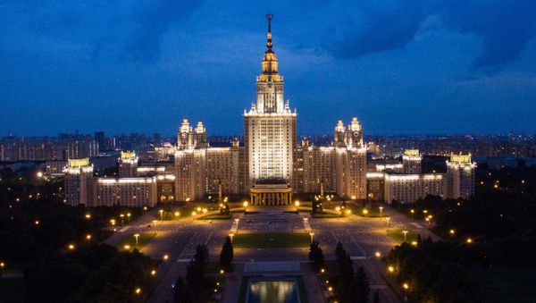 Здание Московского государственного университета имени М.В. Ломоносова в Москве - Sputnik International