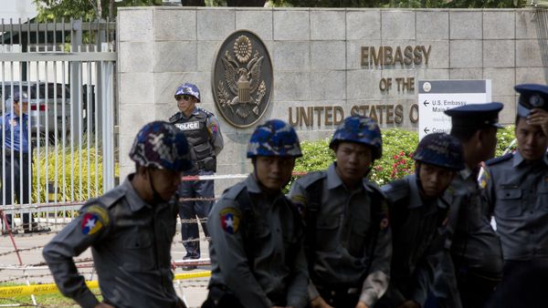 Myanmar police officers outside the U.S. Embassy in Yangon. (File) Myanmar police officers outside the U.S. Embassy in Yangon. (File) - Sputnik International