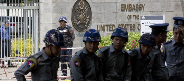 Myanmar police officers outside the U.S. Embassy in Yangon. (File) - Sputnik International