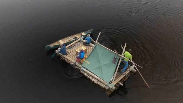Travelling down the Klarälven River in Sweden, for one week, ON A LOG RAFT! - Sputnik International