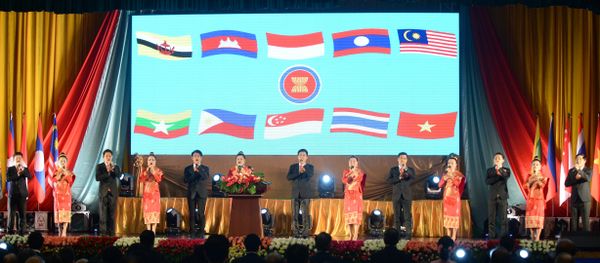 Delegates and performers sing the ASEAN anthem during the opening ceremony of the Association of Southeast Asian Nations' (ASEAN) 49th annual ministerial meeting in Vientiane on July 24, 2016. Delegates and performers sing the ASEAN anthem during the opening ceremony of the Association of Southeast Asian Nations' (ASEAN) 49th annual ministerial meeting in Vientiane on July 24, 2016. - Sputnik International