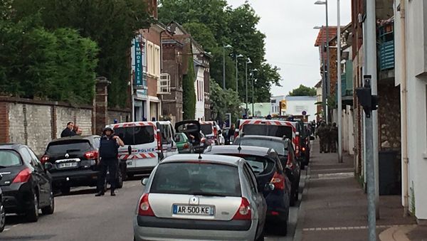 Two Armed Men Take Hostages in Church in France's Normandy - Sputnik International