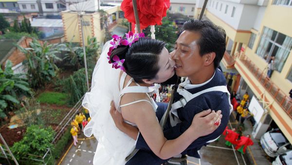 The World’s Weirdest Weddings in Unusual Places - Sputnik International