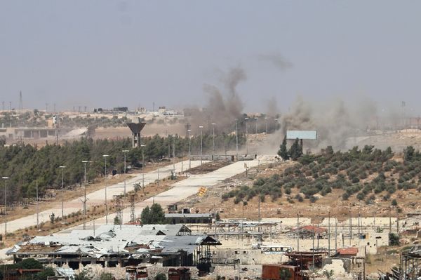 Smoke billows near Castello road leading to Bani Zeid during an operation by Syrian government forces to retake control of the rebel-held district of Leramun, on the northwest outskirts of Aleppo, on July 26, 2016 - Sputnik International