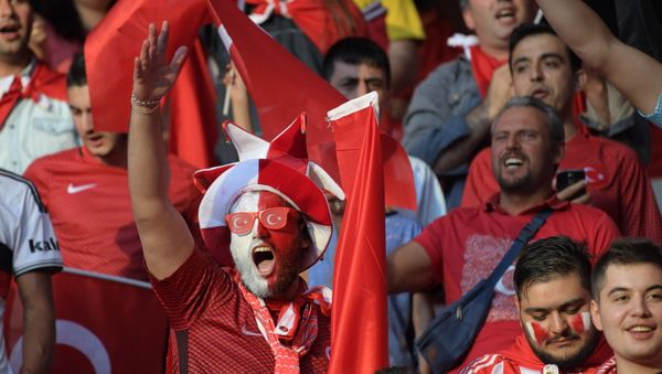Turkish team fans prior to the 2016 UEFA European Championship group stage match between the national teams of Spain and Turkey Turkish team fans prior to the 2016 UEFA European Championship group stage match between the national teams of Spain and Turkey - Sputnik International