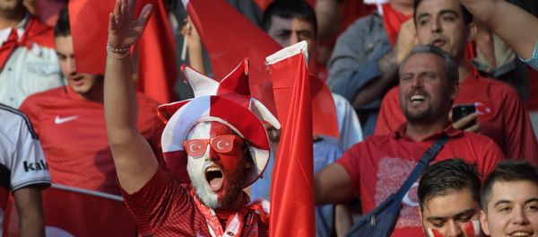 Turkish team fans prior to the 2016 UEFA European Championship group stage match between the national teams of Spain and Turkey Turkish team fans prior to the 2016 UEFA European Championship group stage match between the national teams of Spain and Turkey - Sputnik International