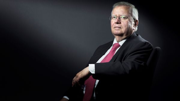 French centre-right opposition Les Republicains (LR) party MP Jacques Myard, candidate for the LR primaries ahead of the 2017 French presidential election - Sputnik International