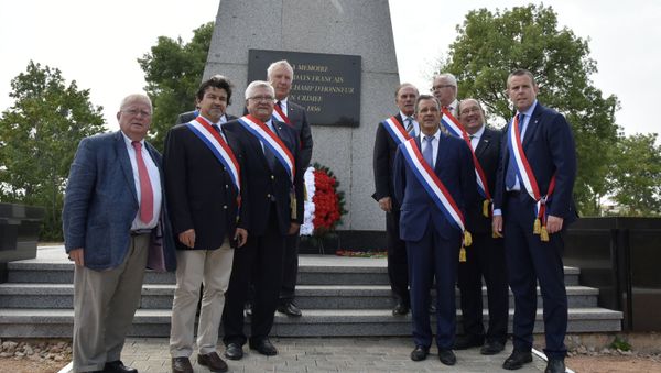 French MPs arrive in Sevastopol - Sputnik International
