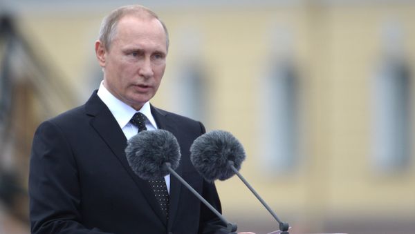 Russian President Vladimir Putin speaks at the parade of sailors and officers of the Leningrad Naval Base on Senate Square in St. Petersburg Russian President Vladimir Putin speaks at the parade of sailors and officers of the Leningrad Naval Base on Senate Square in St. Petersburg - Sputnik International