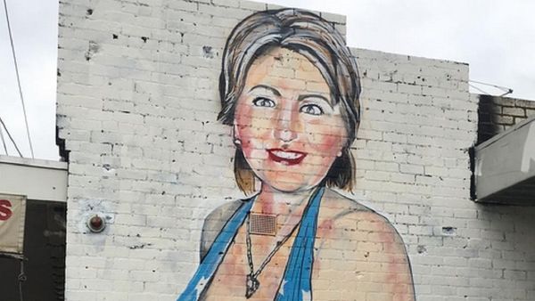 A caricature of Hillary Clinton in a revealing bathing suit - Sputnik International