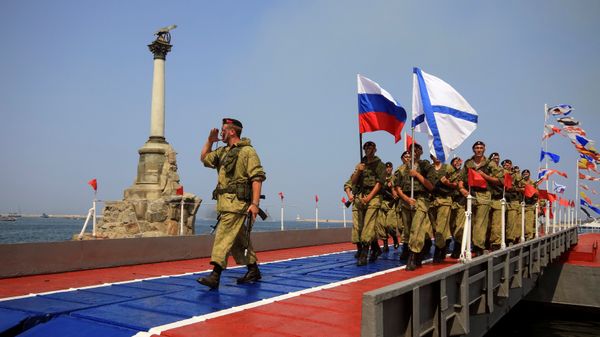 Russian marines parade during the Navy Day celebrations in Sevastopol, Crimea - Sputnik International