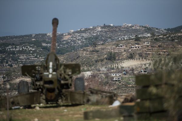 Syrian army artillery soldiers in Idlib province in northwestern Syria Syrian army artillery soldiers in Idlib province in northwestern Syria - Sputnik International