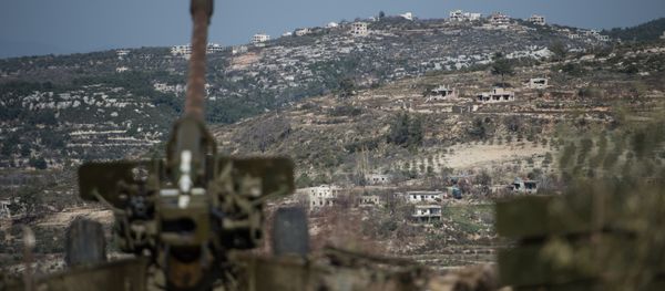 Syrian army artillery soldiers in Idlib province in northwestern Syria - Sputnik International