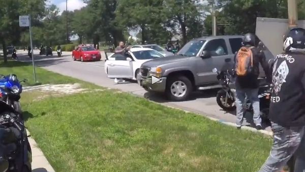 Truck Tries To Run Over Massive Group Of Bikers! Road Rage - Sputnik International