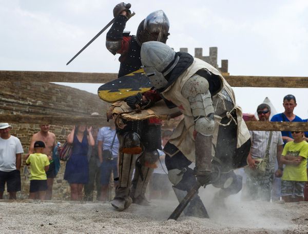 Let’s Get Medieval! A Look at Historic 'Genoa Helmet' Knight Festival in Crimea Let’s Get Medieval! A Look at Historic 'Genoa Helmet' Knight Festival in Crimea - Sputnik International