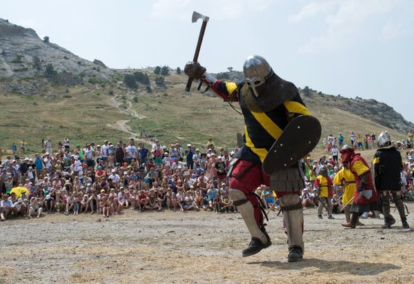 Let’s Get Medieval! A Look at Historic 'Genoa Helmet' Knight Festival in Crimea Let’s Get Medieval! A Look at Historic 'Genoa Helmet' Knight Festival in Crimea - Sputnik International