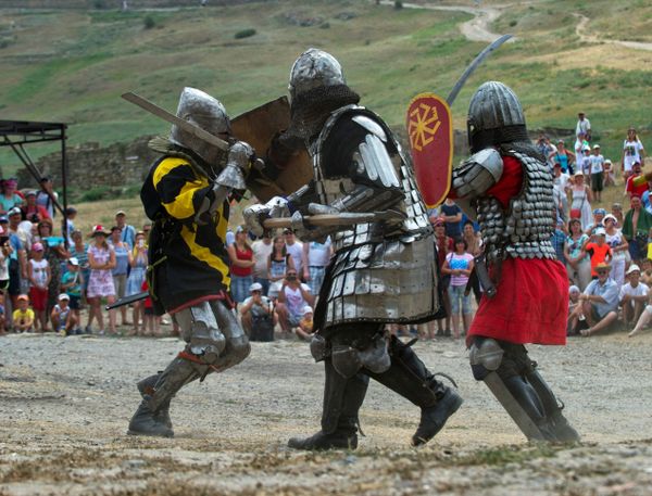 Let’s Get Medieval! A Look at Historic 'Genoa Helmet' Knight Festival in Crimea Let’s Get Medieval! A Look at Historic 'Genoa Helmet' Knight Festival in Crimea - Sputnik International