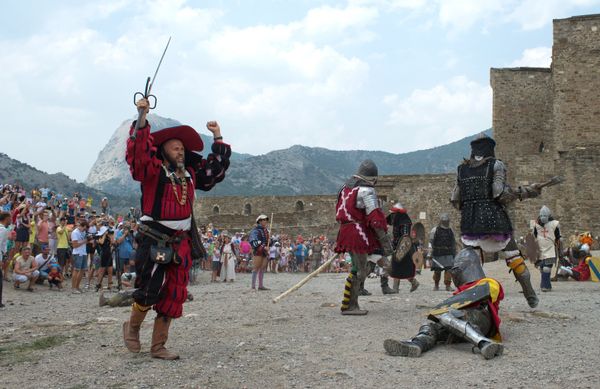 Let’s Get Medieval! A Look at Historic 'Genoa Helmet' Knight Festival in Crimea Let’s Get Medieval! A Look at Historic 'Genoa Helmet' Knight Festival in Crimea - Sputnik International