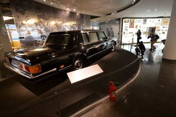 A ZIL-41052 limousine of Russia's first President Boris Yeltsin at the Boris Yeltsin Presidential Center in Yekaterinburg A ZIL-41052 limousine of Russia's first President Boris Yeltsin at the Boris Yeltsin Presidential Center in Yekaterinburg - Sputnik International