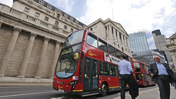 A London bus passes the Bank of England in London, Thursday, Aug. 4, 2016 A London bus passes the Bank of England in London, Thursday, Aug. 4, 2016 - Sputnik International