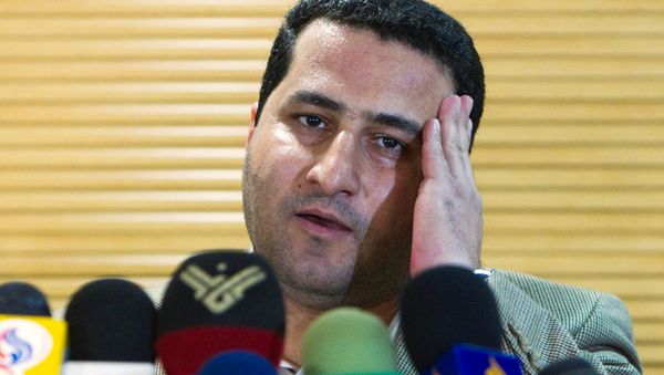 Iranian scientist Shahram Amiri speaks to journalists as he arrives at the Imam Khomini Airport in Tehran, July 15, 2010 - Sputnik International
